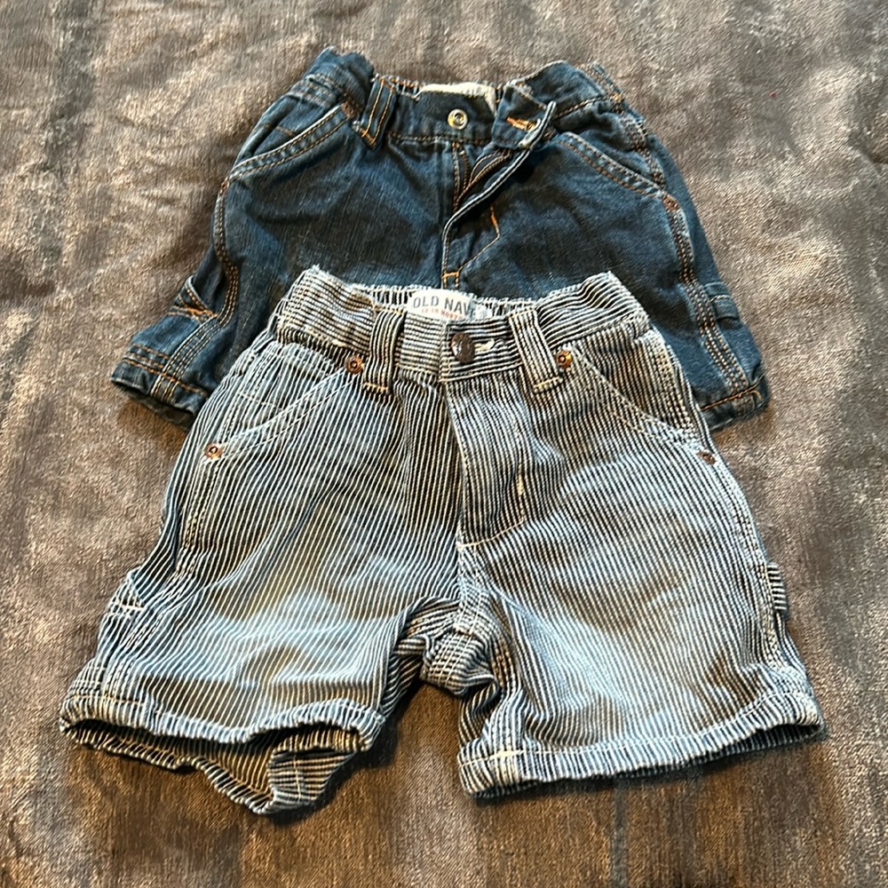 Old navy baby/toddler shorts bundle size 12-18 mths